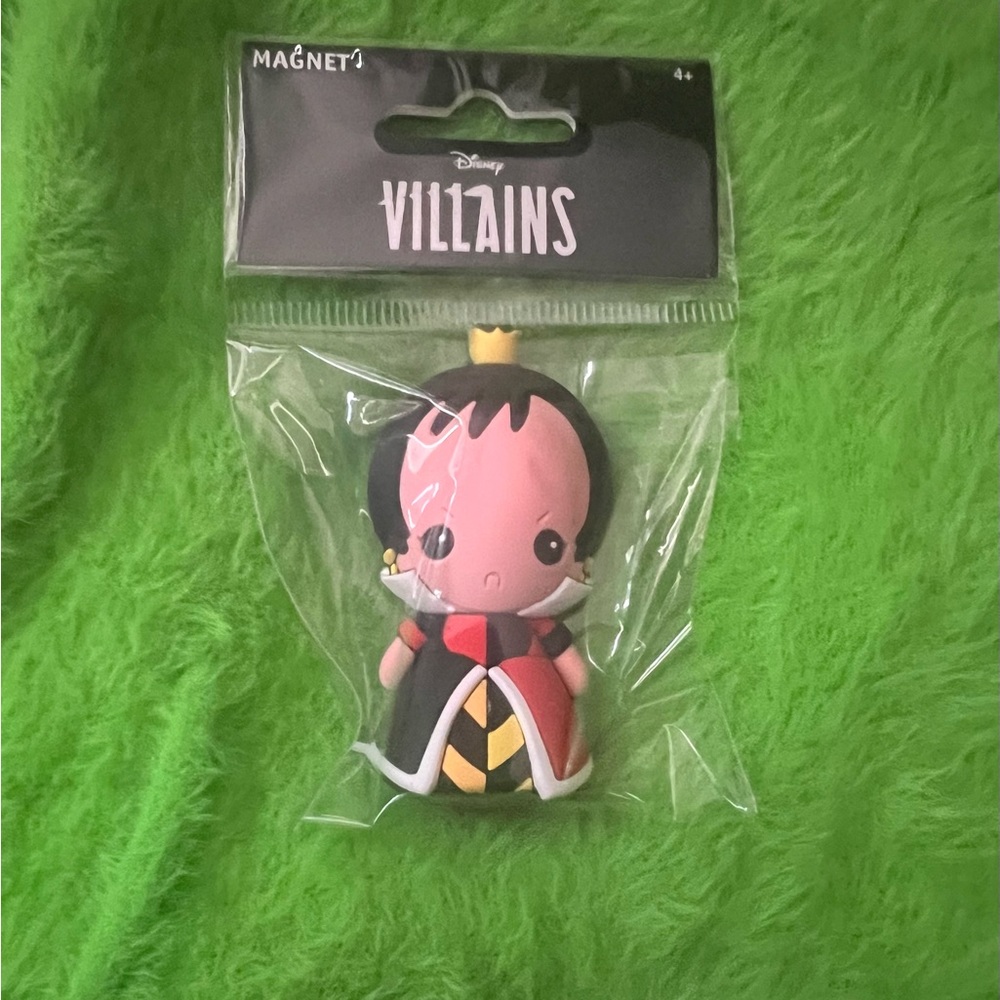 Queen of Hearts magnet